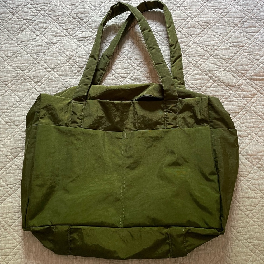NWT BAGGU Green Cloud Carry-on